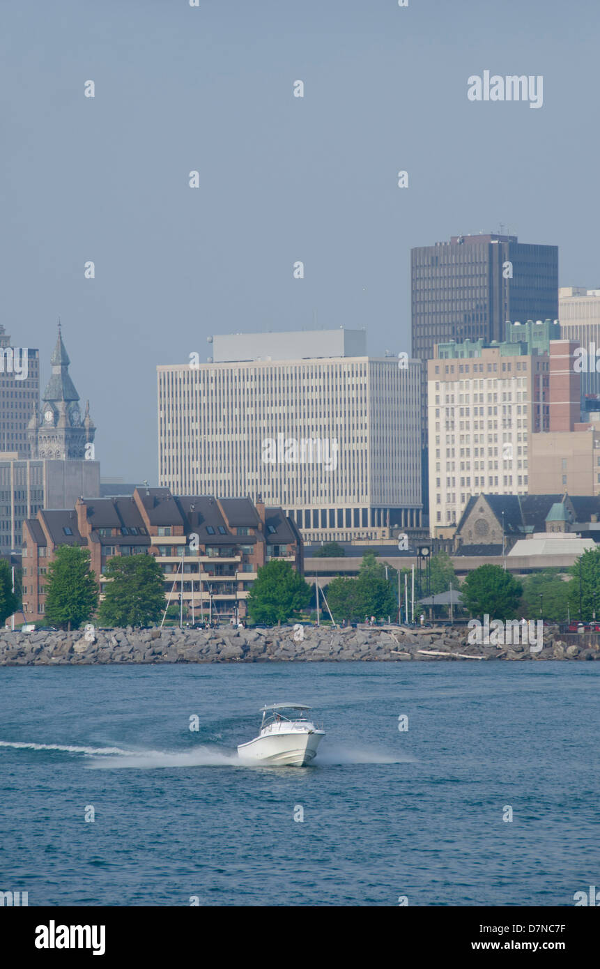 New York in Buffalo. Lake Erie Blick auf historische Skyline der Innenstadt Buffalo. Stockfoto