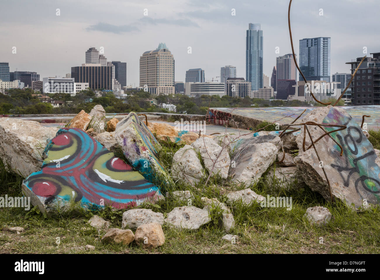 Skyline von Austin, Texas und Graffiti + Ruinen Stockfoto