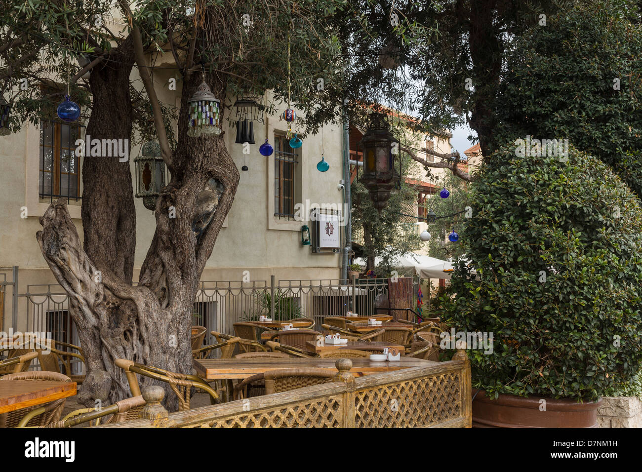 Restaurant im Freien auf der Avenue in Haifa Stockfoto