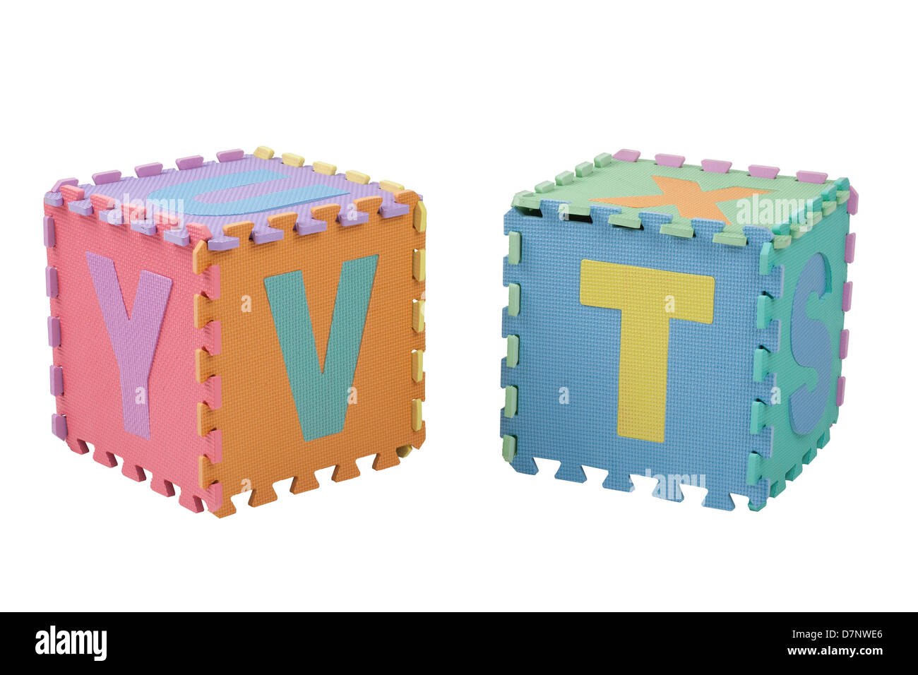 Bunten Spielzeug-Puzzle-Würfel in Schaum texturiert für Kind, englische Alphabet zu lernen Stockfoto