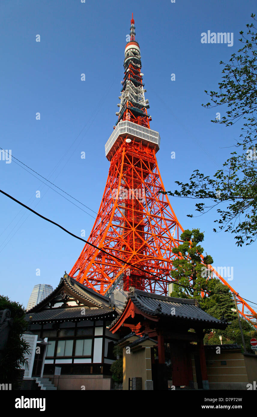 Shinkouin buddhistische Tempel und Japan Tokyo Tower Stockfoto