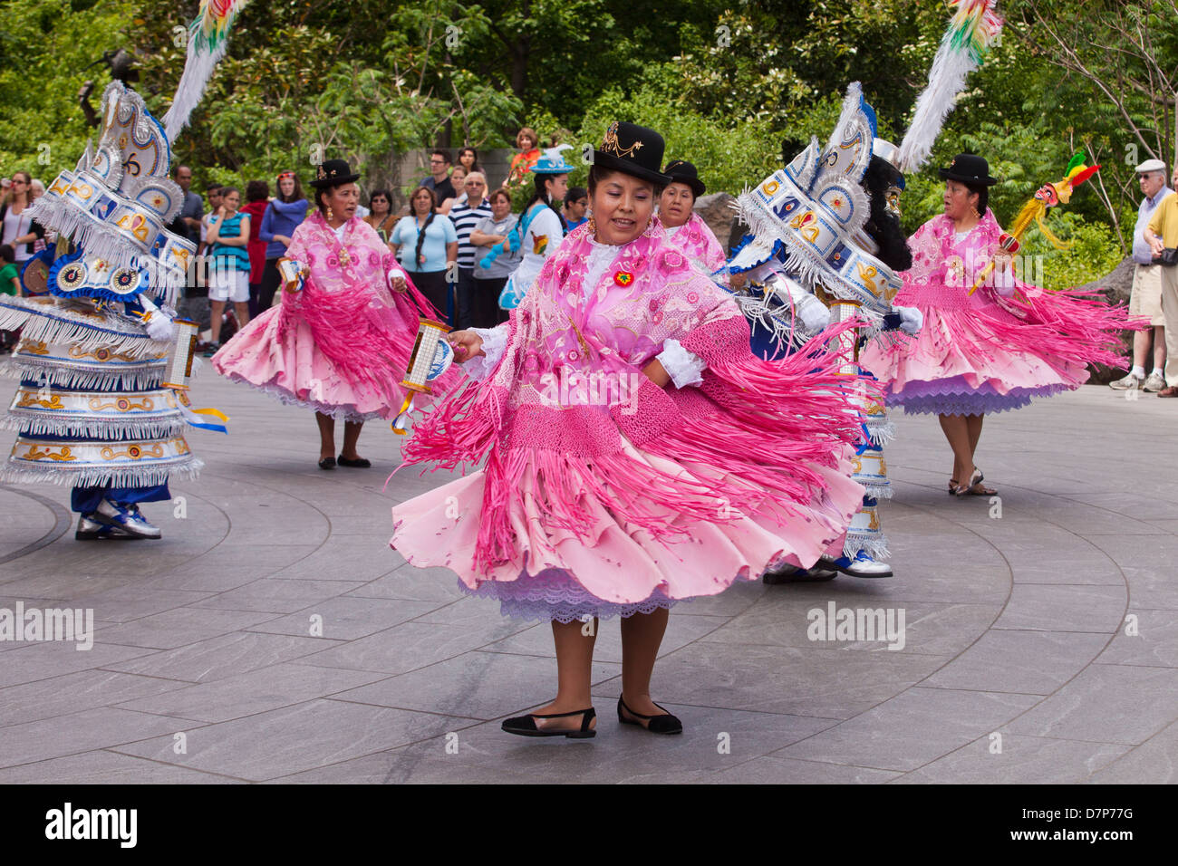 Traditionellen bolivianischen Tänzern durchführen - Washington, DC USA Stockfoto