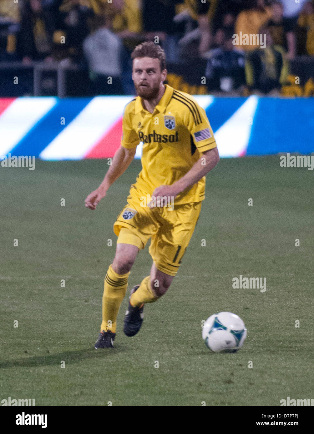 Columbus, Ohio. 11. Mai 2013. Eddie Gaven (12) von der Columbus Crew dribbelt in die Crew 0: 2-Niederlage nach Colorado. Brent Clark/Alamy Live-Nachrichten Stockfoto