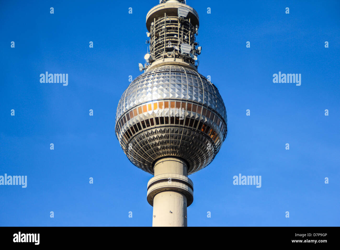 Fernsehturm in Berlin "Berliner Fernsehturm" Blick vom Alexanderplatz Stockfoto