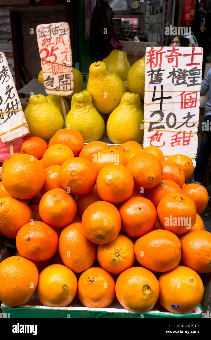 dh Ladies Market MONG KOK HONG KONG Chinesische Zeichen, die Preise anzeigen orange Obst Markt Stand asien Tag Preis Verkauf Anzeige Charakter Gemüse Stockfoto