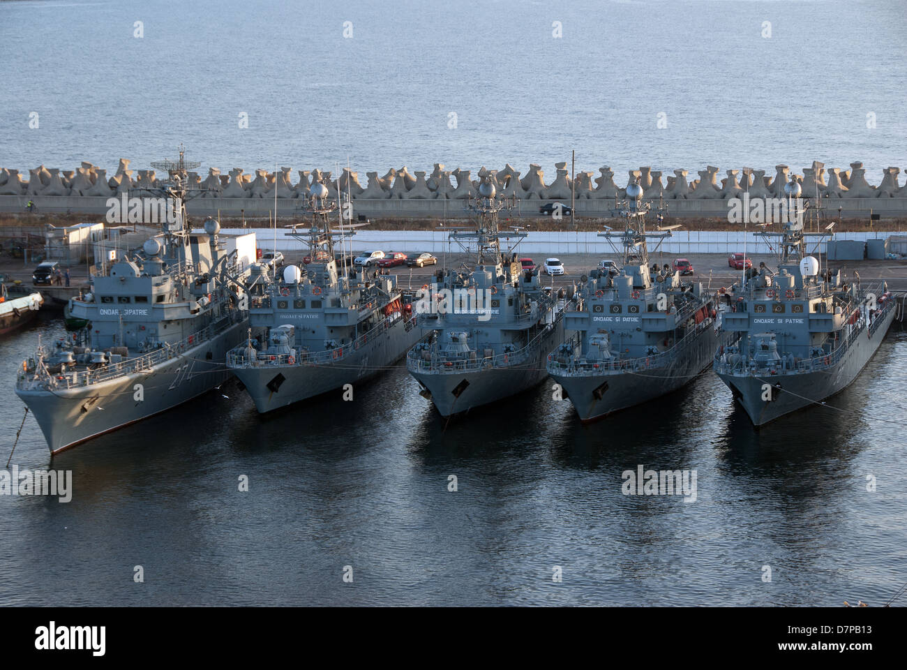 Schiffe der rumänischen Marine Liegeplatz im Hafen von Constanta Stockfoto