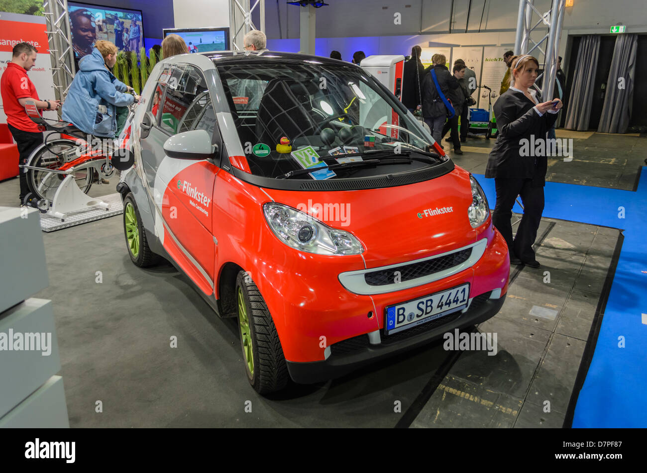 Moderne e-Car-sharing auf Fahrrad-Messe in Berlin, Deutschland Stockfoto