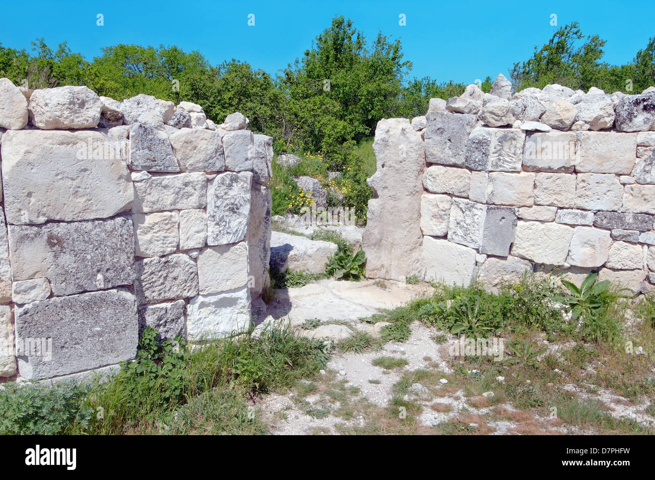 Ruinen einer Moschee, von der Khan der Goldenen Horde Canibek 1346 gebaut. Çufut Qale, Tschufut-Kale (jüdische Festung) Crimea Stockfoto