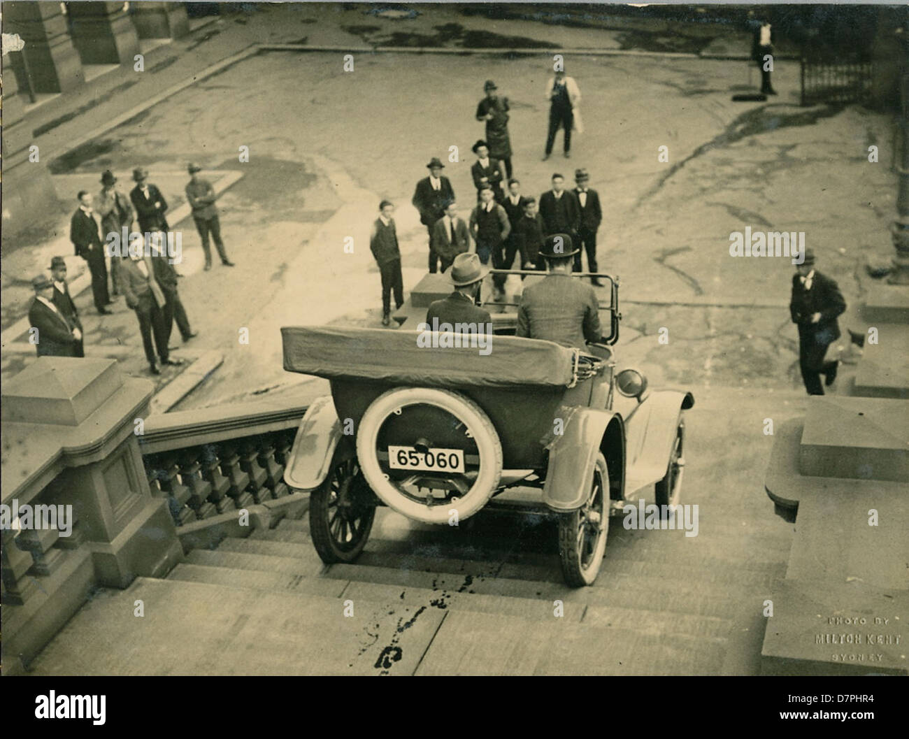 Überland Auto getrieben Treppenstufen von Sydney Town Hall, 1920-1929 Stockfoto