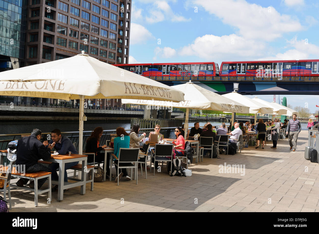 Restaurant in Reuters Plaza, Canary Wharf, London, England, Vereinigtes Königreich. Stockfoto