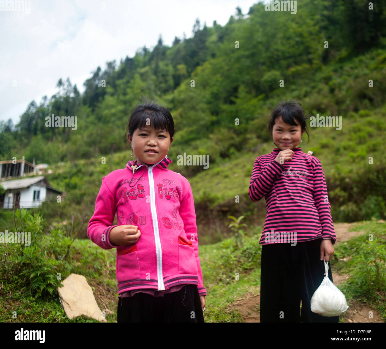 Sapa Region, Nord-Ost-Vietnam - Kinder-Bauern Stockfoto