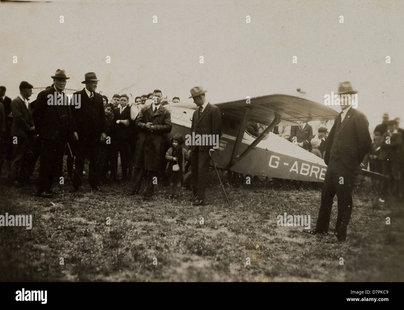 Arthur Butler und Menge in der Nähe von Comper Swift Flugzeug G-ABRE, 1931 Stockfoto