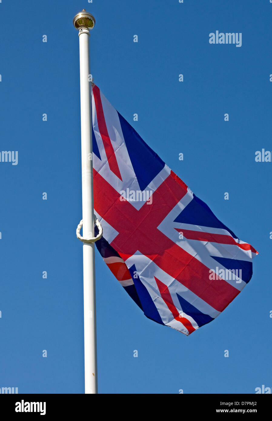 Union Jack-Flagge am Fahnenmast Stockfoto