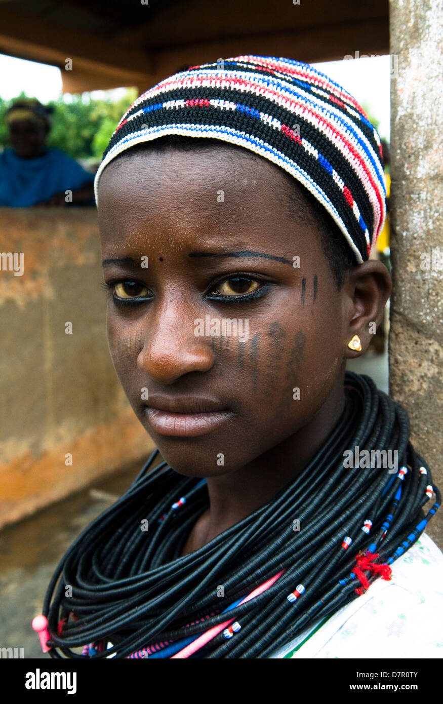 Eine Peul-Frau mit Gesichts-Tattoos verziert. Stockfoto