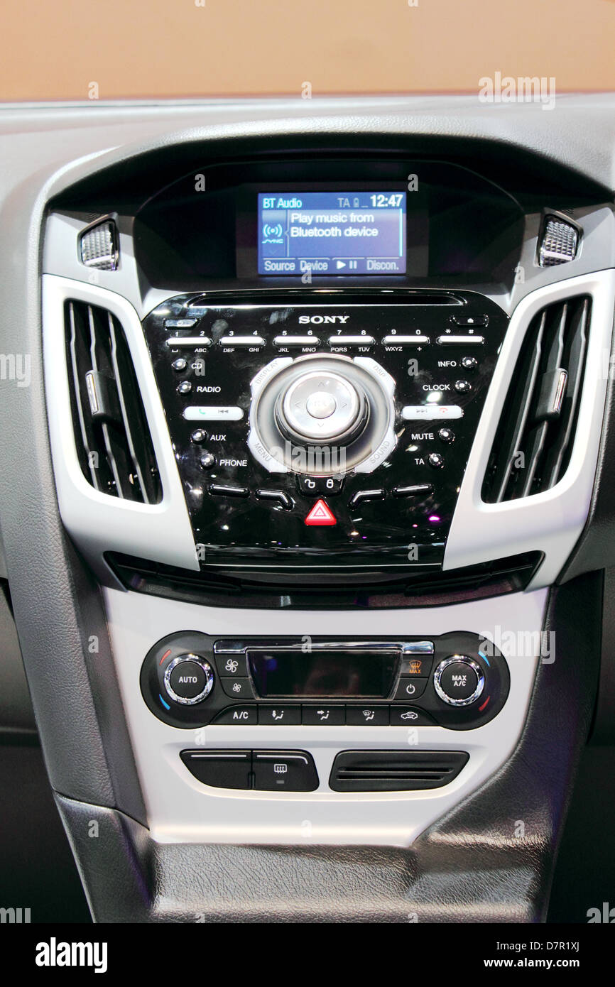 Nahaufnahme der modernen Auto Mittelkonsole mit Auto Audio-System