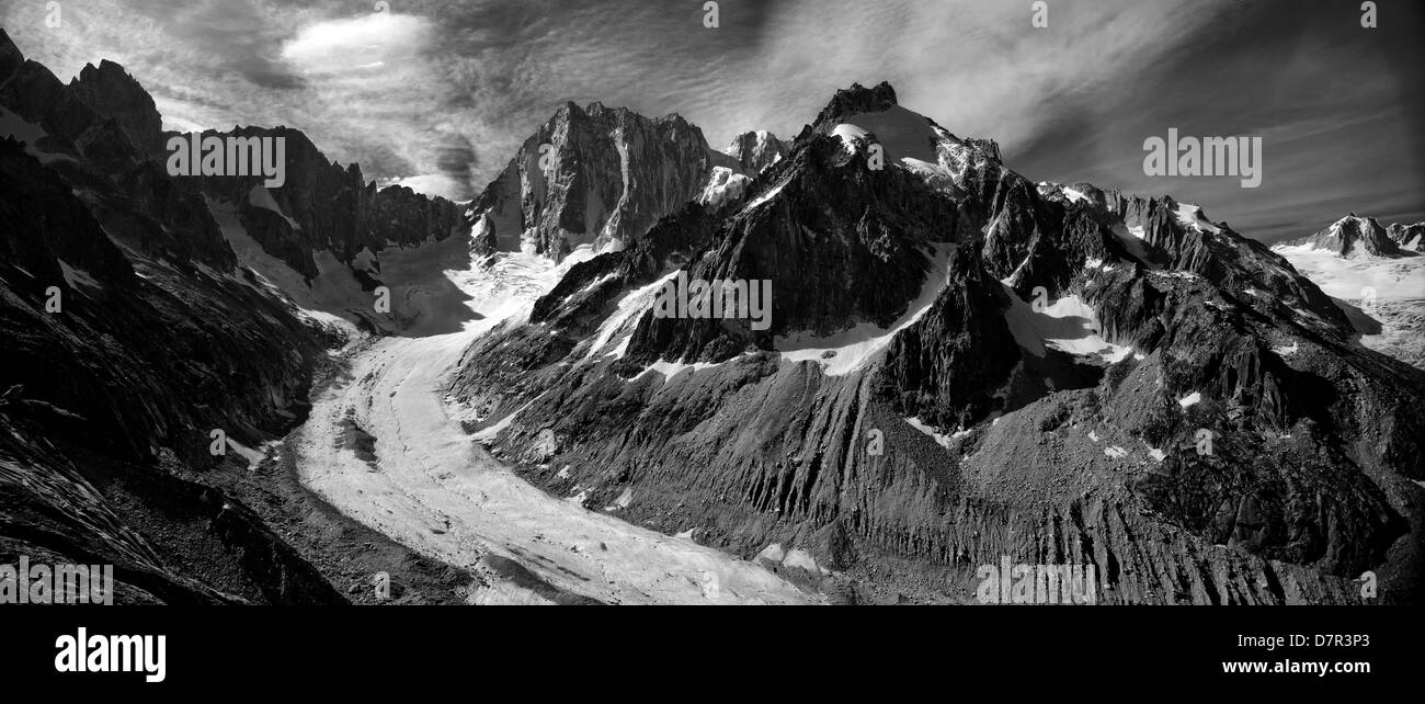 Aktion Abenteuer Alpinismus Alpinist Alpen blau Business herumturnen Klippe klettern kalte Gefahr Ausrüstung Europa Europäische exhilarati Stockfoto