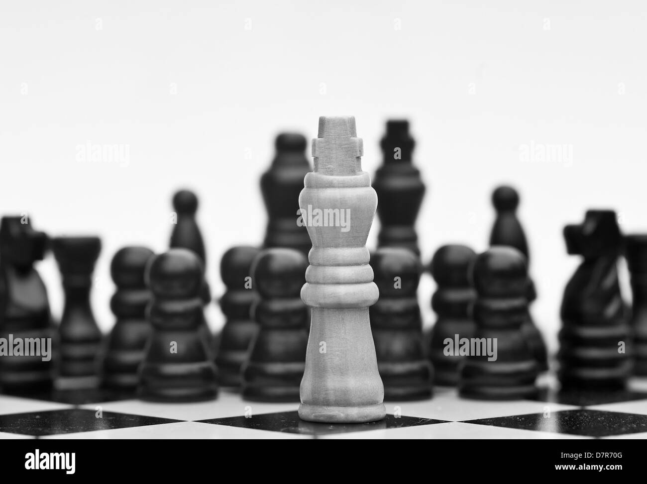 Anwendung von Schach Strategie und Taktik in Feld Geschäftskonzept Stockfoto