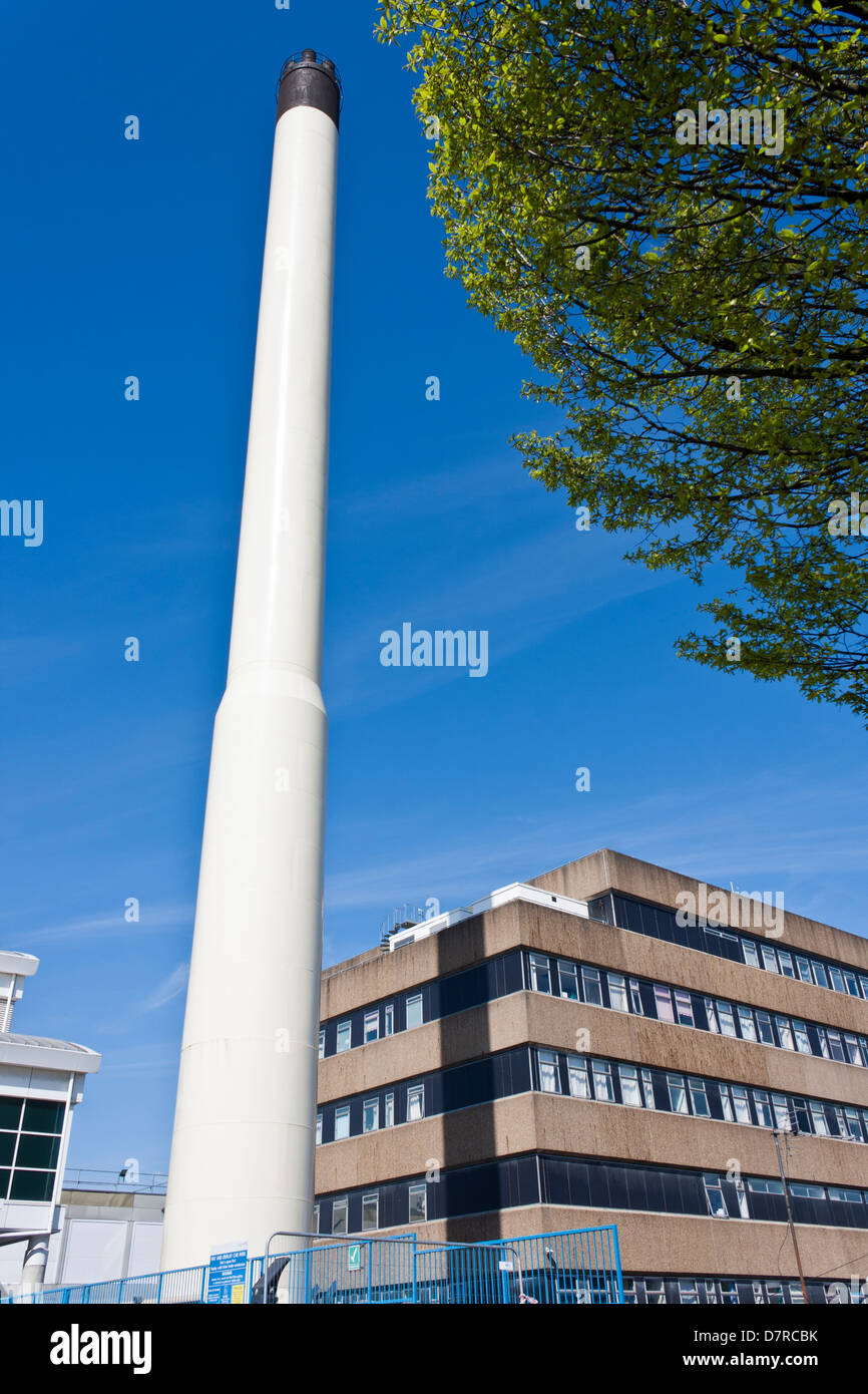 Kamin neben der Mutterschaft Abteilung des Royal Berkshire Hospital in Reading, UK. Stockfoto