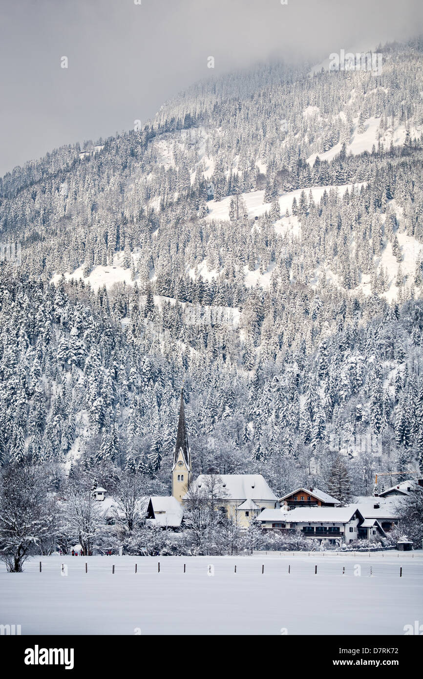Langlaufloipe in der Nähe von Bayrischzell in den Alpen, Bayern, Deutschland Stockfoto