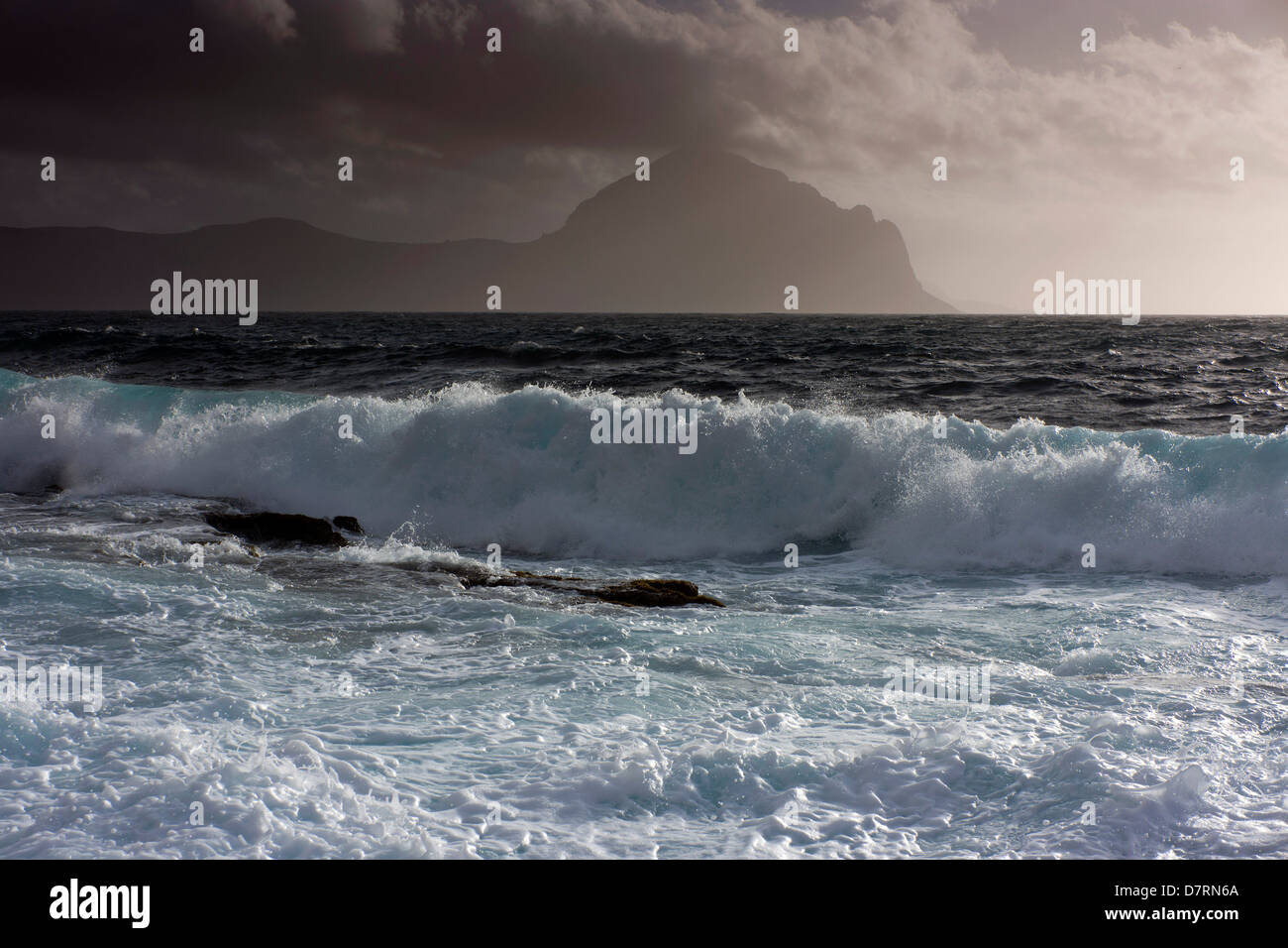 Stürmisches Wetter, stürmische See, San Vito Lo Capo, Sizilien, Italien Stockfoto