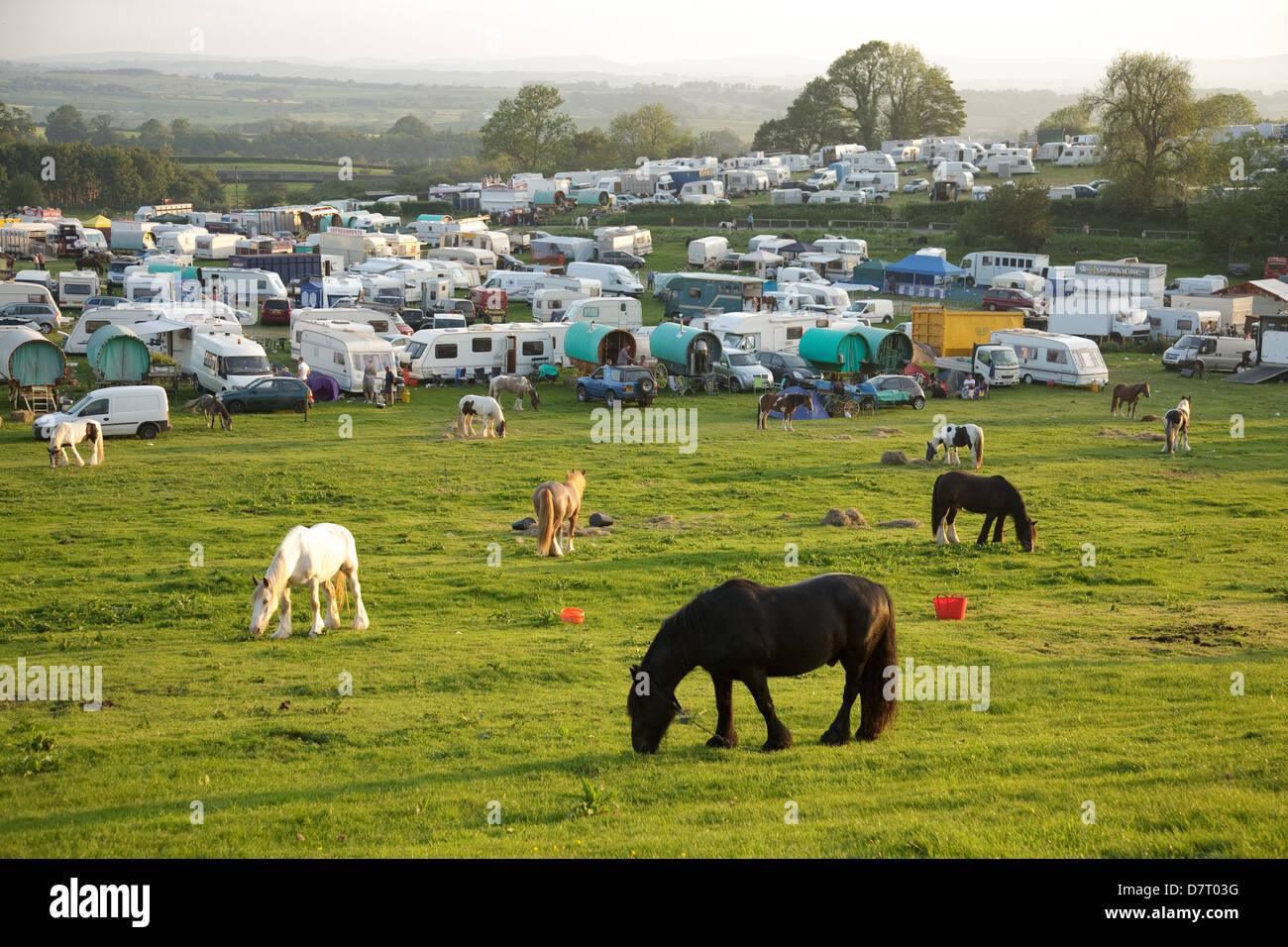 Die Campingplätze in Appleby Fair, eine jährliche Sommer treffen der Zigeuner und Traveller Gemeinschaften in Cumbria, England. Stockfoto