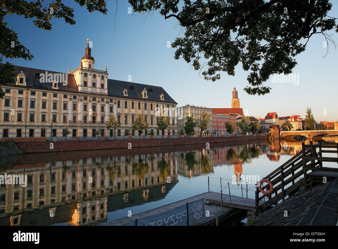 Architektur des Flusses Wroclaw Stockfoto