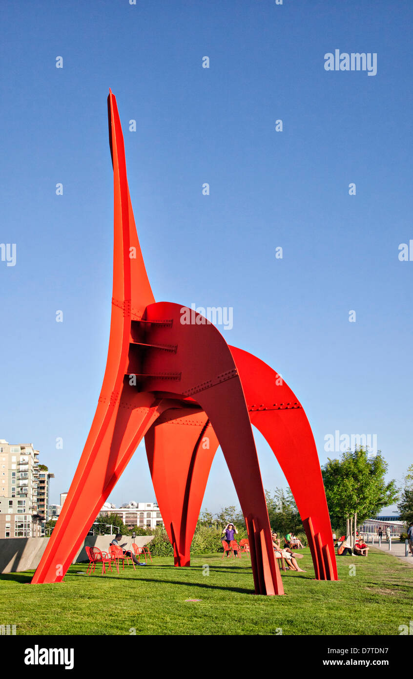 Nordamerika, USA, Washington, Seattle, Olympic Sculpture Park. "Der Adler" von Alexander Calder. Stockfoto