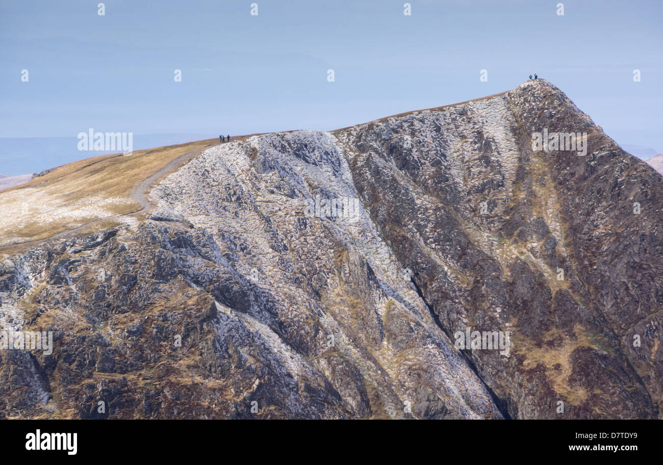 Wanderer zu Fuß in Richtung Gipfel des Hopegill Head im Lake District Stockfoto