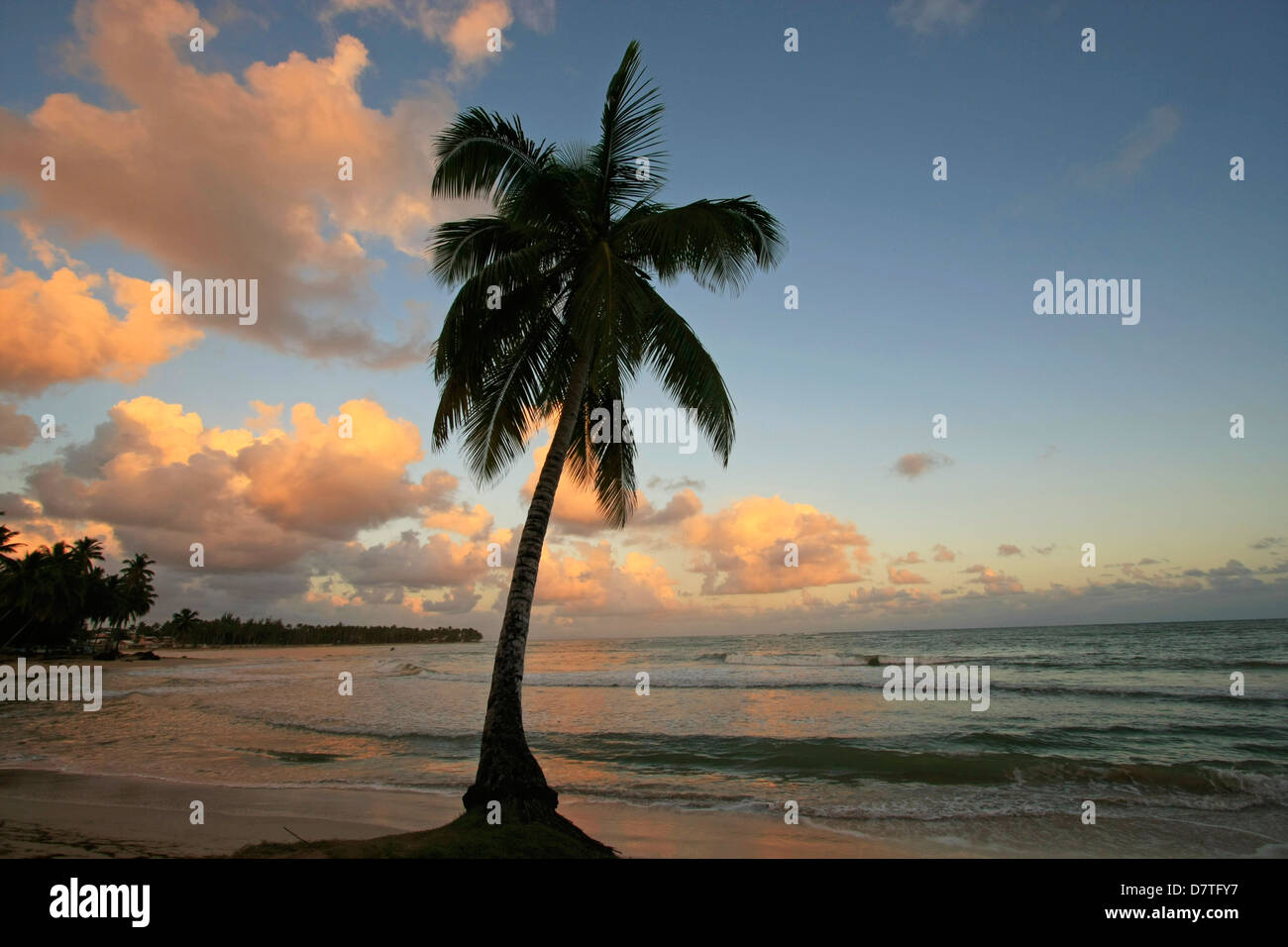 Las Terrenas Strand bei Sonnenuntergang, Halbinsel Samana, Dominikanische Republik Stockfoto