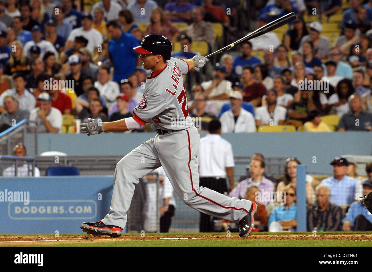 Los Angeles, CA, USA. 13. Mai 2013. Washington Nationals erster Basisspieler Adam LaRoche (25) at bat während der Major League Baseball Spiel zwischen den Los Angeles Dodgers und die Washington Nationals im Dodger Stadium in Los Angeles, CA. David Hood/CSM./Alamy Live News Stockfoto