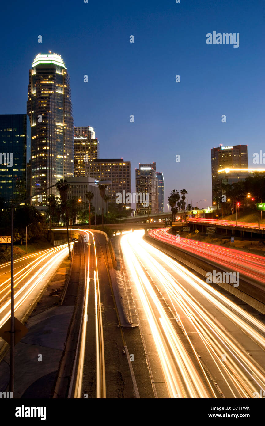 Die Innenstadt von Los Angeles in der Abenddämmerung Stockfoto