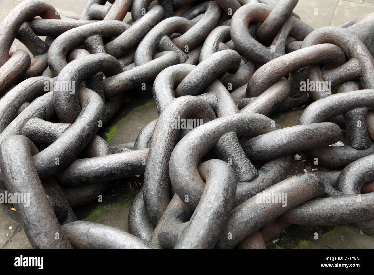 Anlegestelle Kette auf einer Werft in der Nähe von Tower Bridge, die Themse, London, England, Vereinigtes Königreich Stockfoto