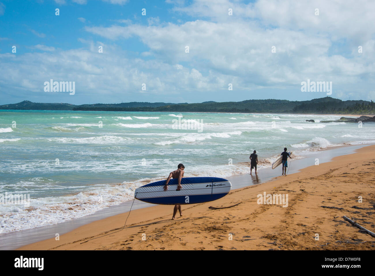 Surfer am Luquillo Beach, Puerto Rico, West Indies, Karibik Stockfoto