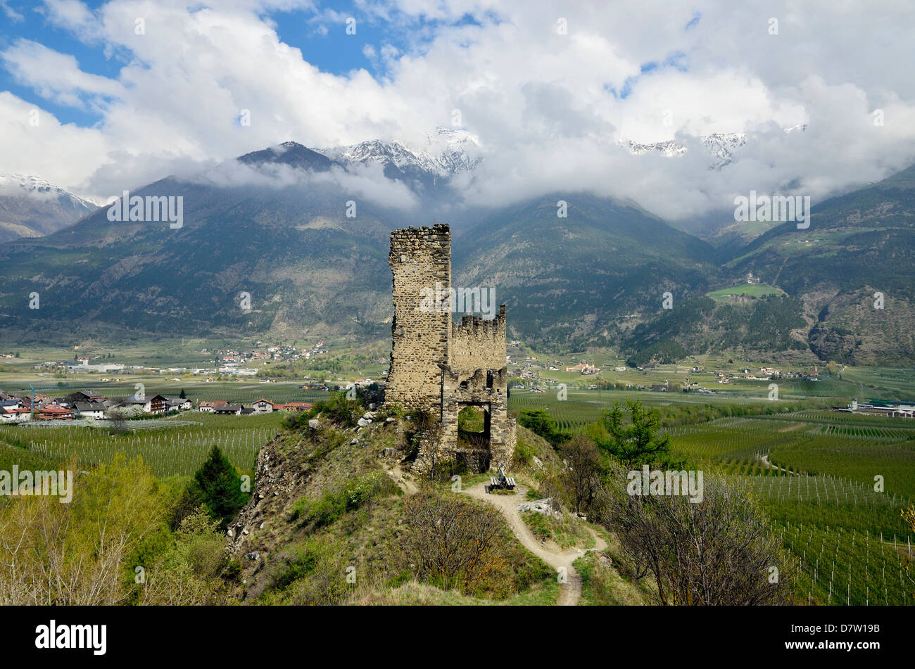 Italien, Südtirol, Vinschgau, Etschtal, Burgruine Unterermontani Stockfoto