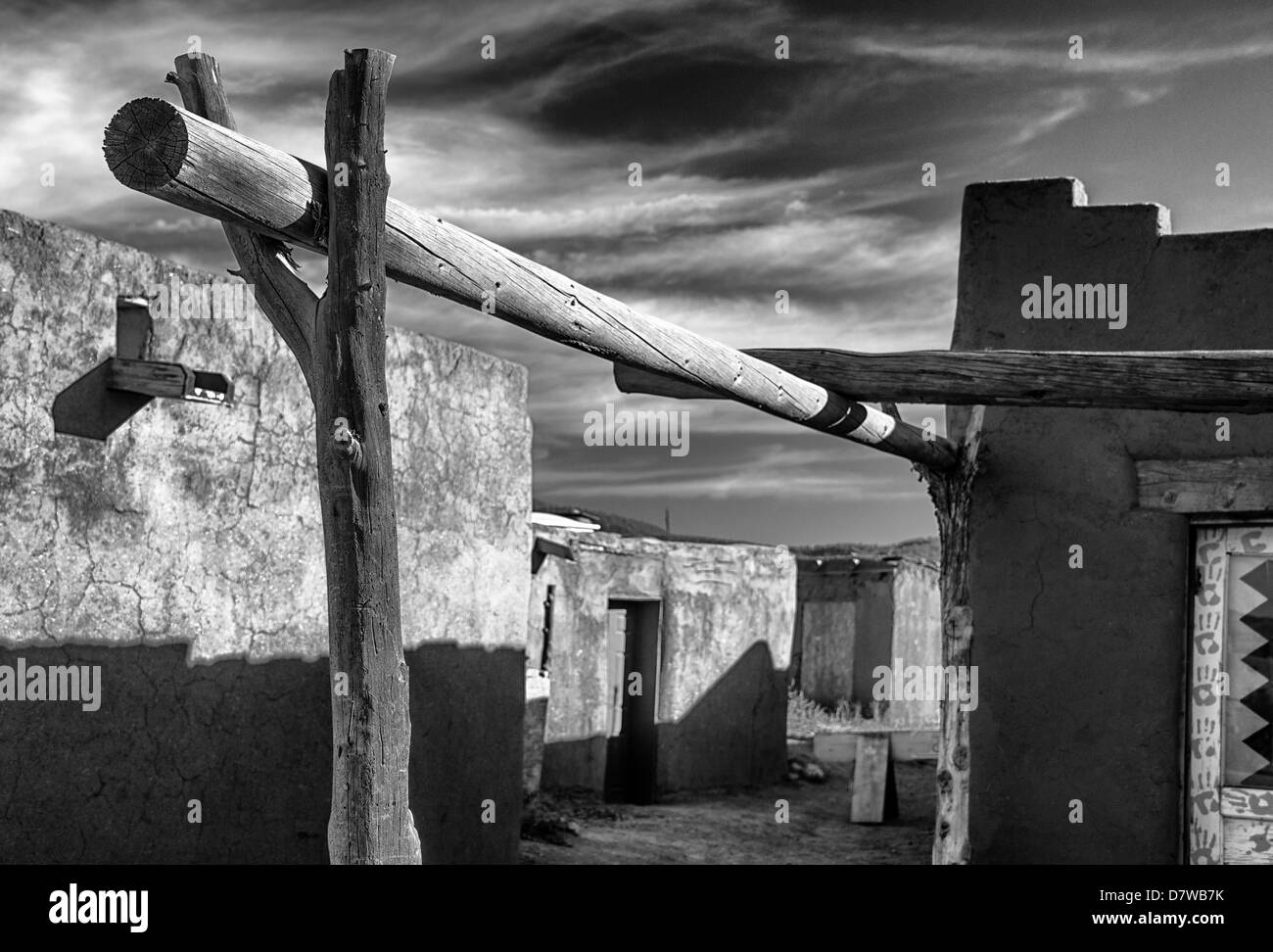 Vegas, eine sehr große, hochauflösende Datei im Stil von Ansel Adams und w.h. Jackson Taos Pueblo in New Mexico Stockfoto