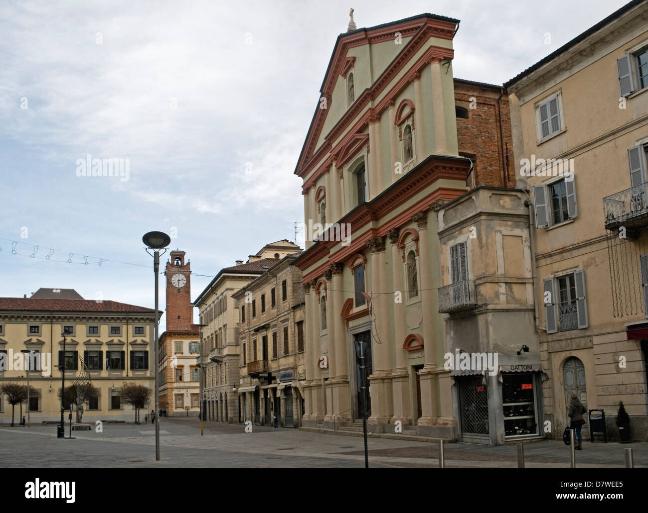 Gramsci Platz mit Kirche Del Rosario, Novara, Piemont, Italien Stockfoto