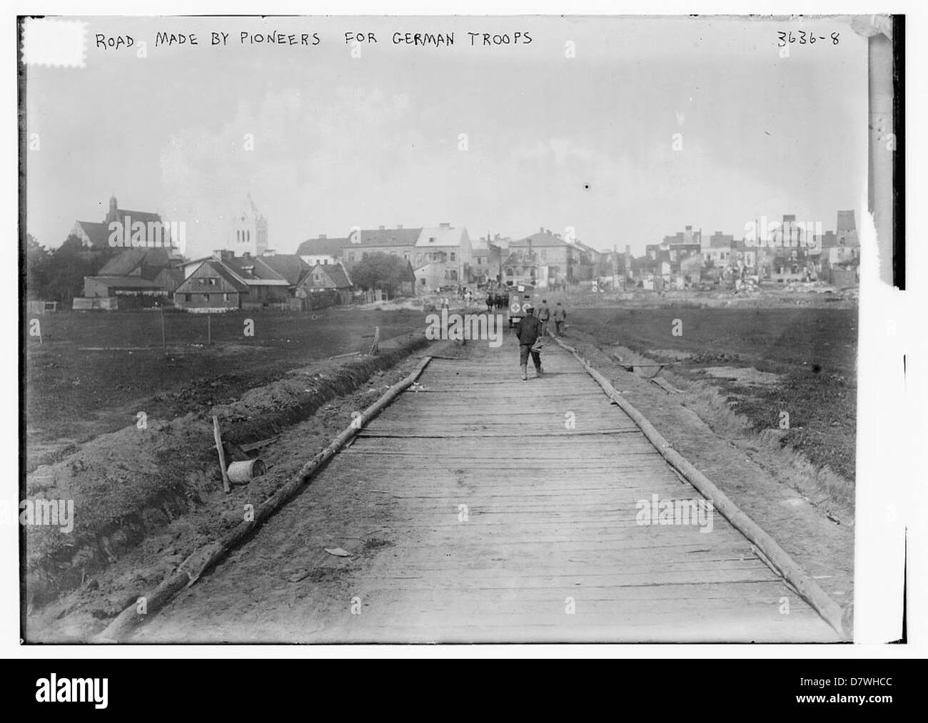 Straße gemacht durch Pioniere der deutschen Truppen (LOC) Stockfoto