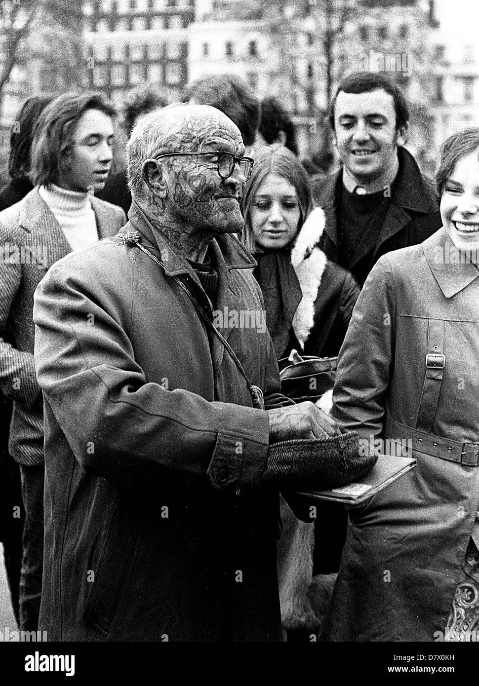 Tätowierte Mann bei Speakers Corner, Hyde Park 1970 Stockfoto