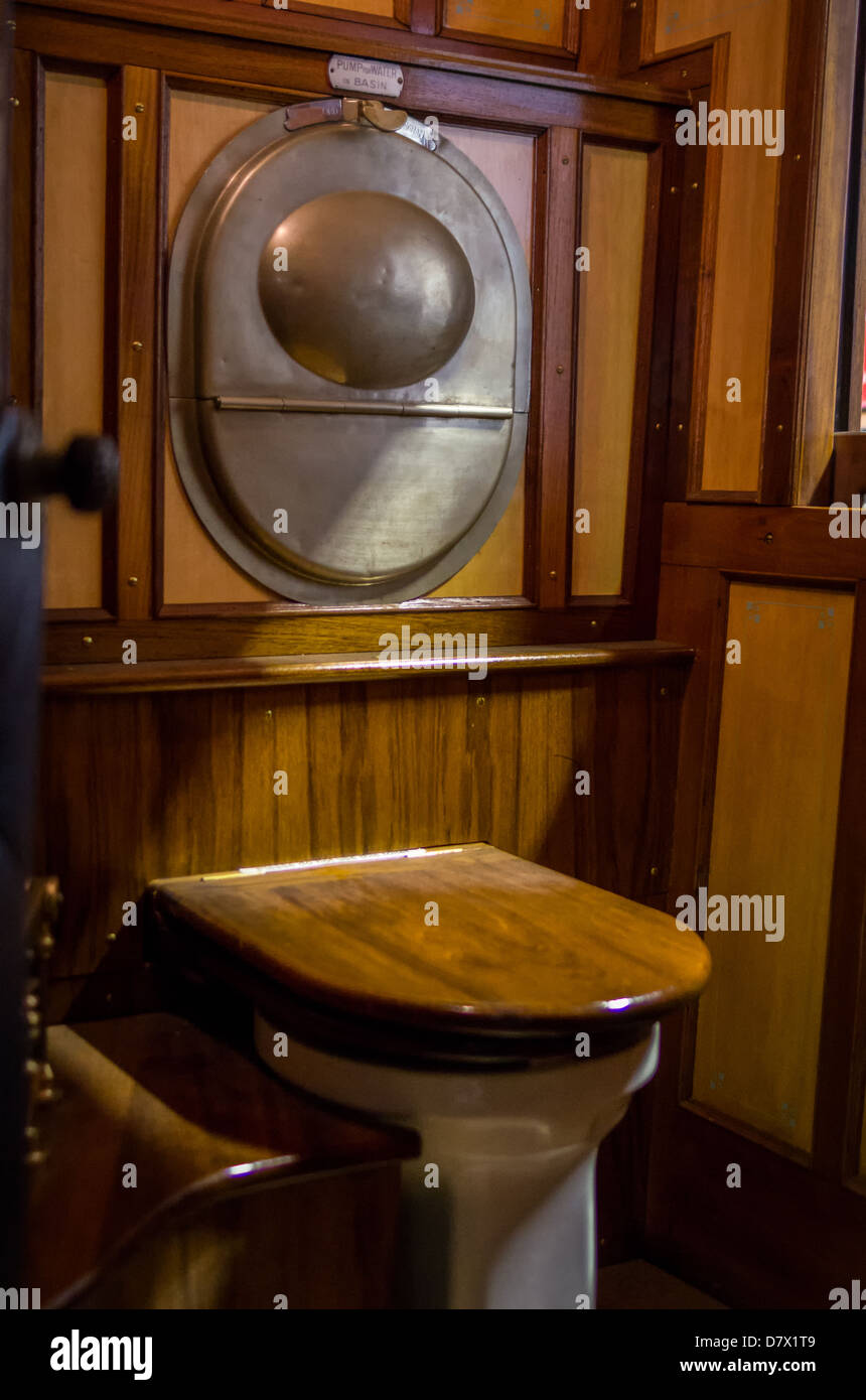 Bahn-Wagen-Toilette Stockfoto