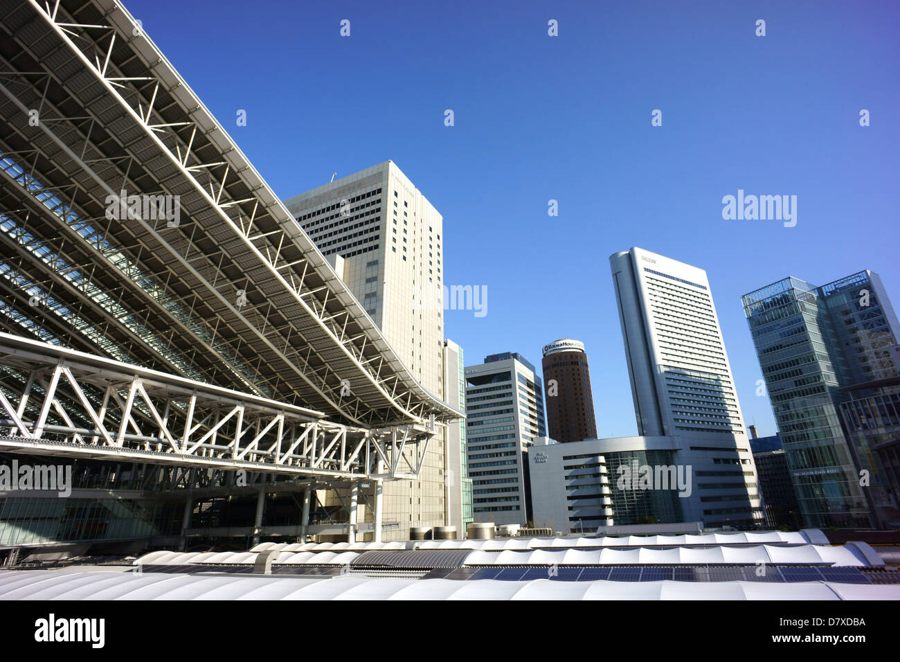 Umeda und JR Osaka Bahnhofsgebäude Stockfoto