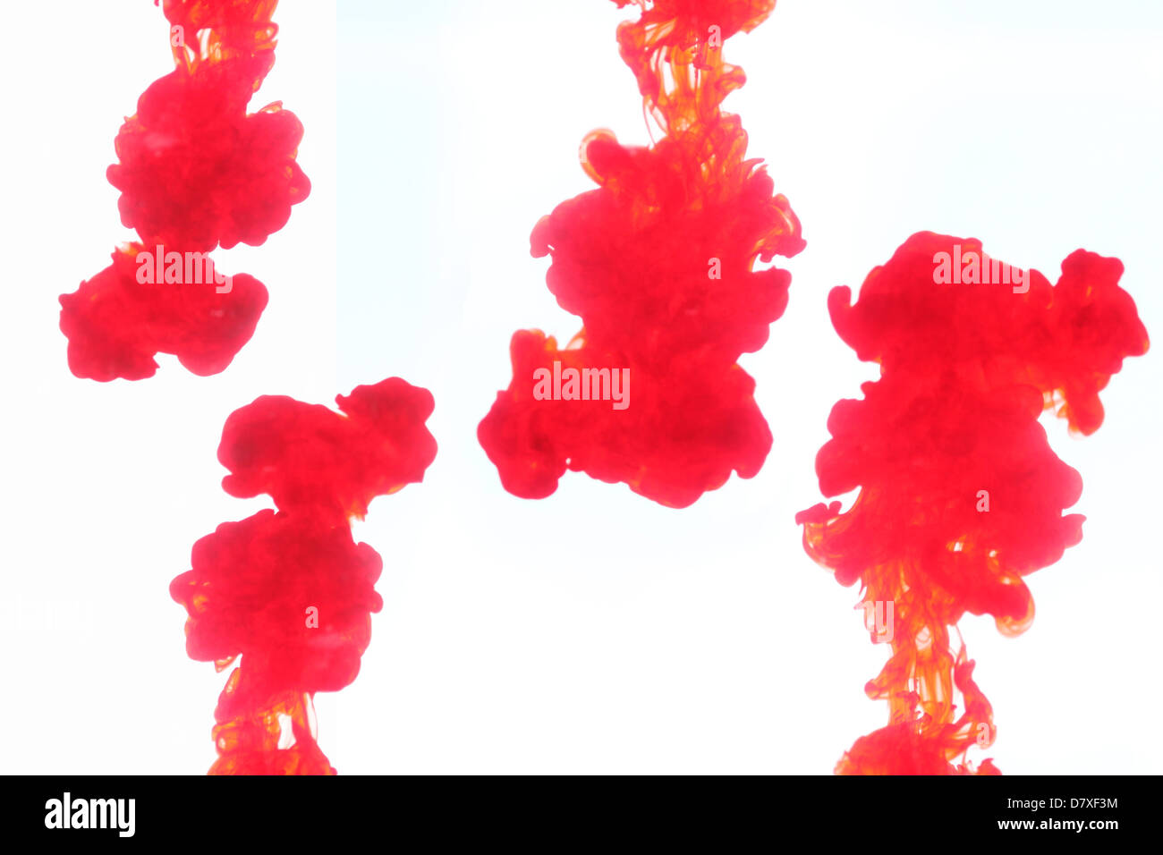Vier rote Rauchen verursacht durch Wasserfarbe. Stockfoto
