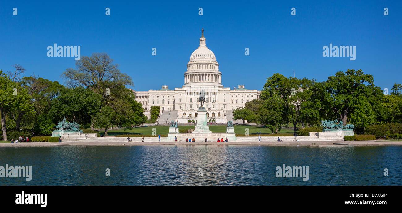 WASHINGTON, DC, USA - United States Capitol Widerspiegelnder Teich. Stockfoto