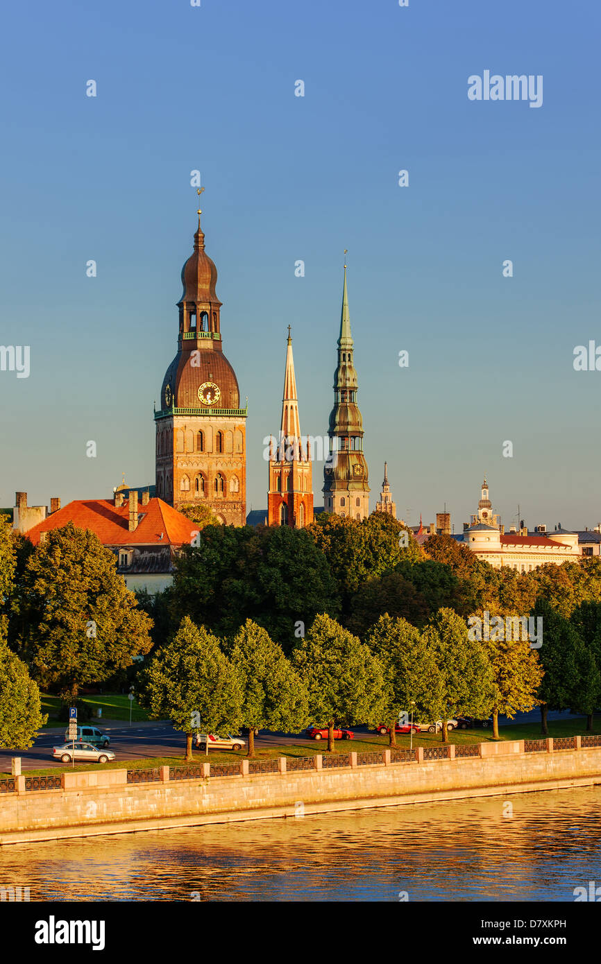 Riga, die Hauptstadt von Lettland vom Fluss Daugava Stockfoto