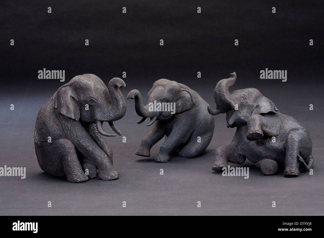 Die niedlichen Vinyl-Elefanten und ihr Kalb Stockfoto