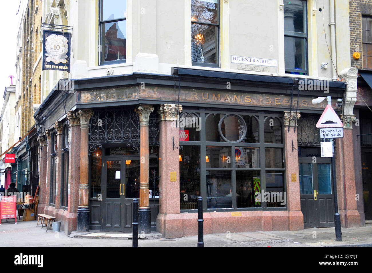 Zehn Glocken Pub, kommerzielle Straße/Folgate Street, London, England Stockfoto