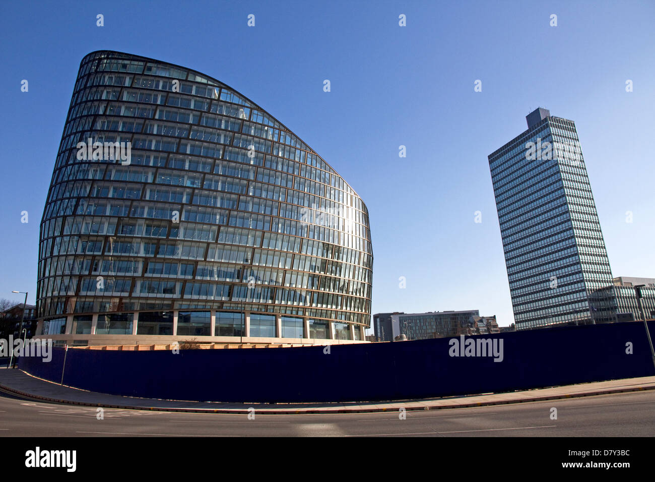 1 Angel Square, Co-Operative Group neue HQ, 1. NOMA Entwicklungsphase, 1960er Jahre CIS Turm rechts, Stadtzentrum, Manchester, UK Stockfoto
