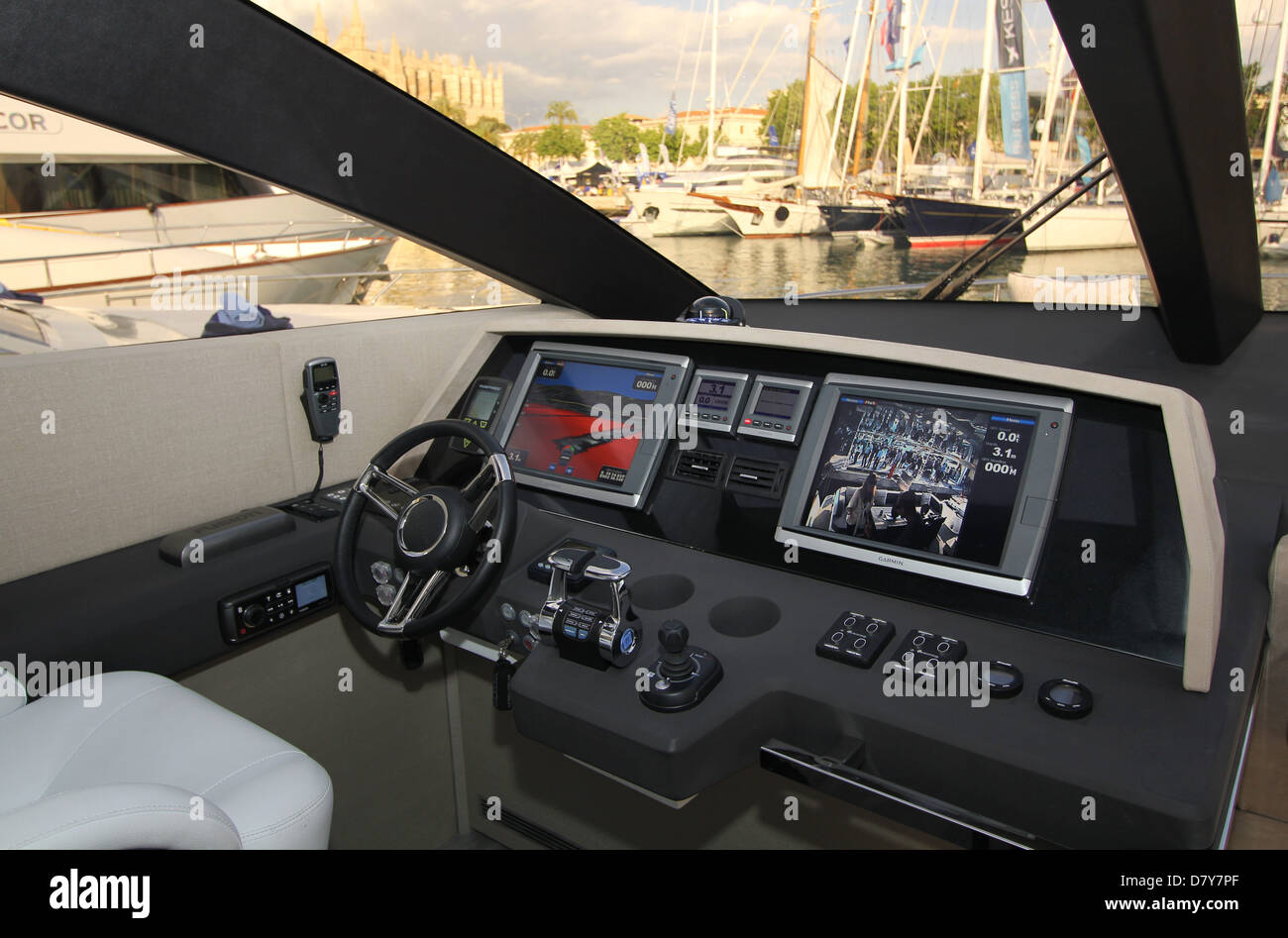 Palma International Boat Show 2013 - "Mission Control", Pearl 75 Luxus motor Superyacht - Moll Vell / Old Quay, Mallorca. Stockfoto