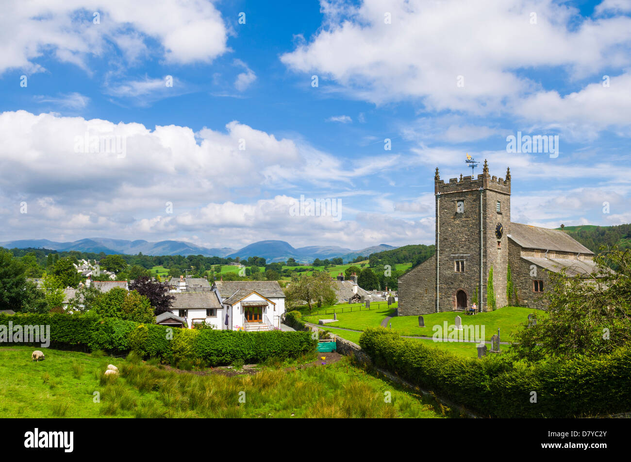 St. Michael und alle Engel Kirche, Hawkshead im Lake District, Cumbria, England. Stockfoto