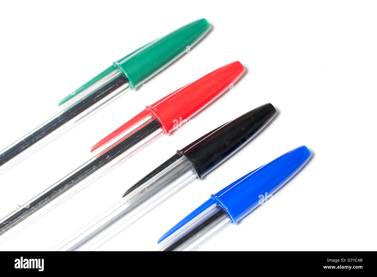 Eine Sammlung von grünen, roten, schwarzen und blauen Kugelschreiber Stifte Stockfoto