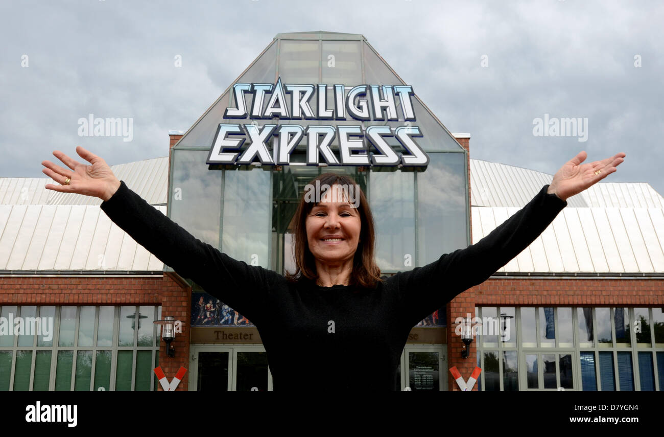 Starlight express halle -Fotos und -Bildmaterial in hoher Auflösung – Alamy